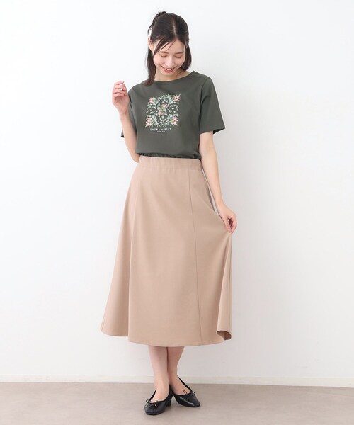 LAURA ASHLEY（ローラアシュレイ）の「【STORY掲載！/接触冷感/コットン100％／3colors】エラビー スカーフ柄 Tシャツ（Tシャツ/カットソー・レディース・オフホワイト/チャコールグレー/サックスブルー・38/40）」の10枚目の写真