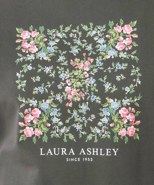 LAURA ASHLEY（ローラアシュレイ）の「【STORY掲載！/接触冷感/コットン100％／3colors】エラビー スカーフ柄 Tシャツ（Tシャツ/カットソー・レディース・オフホワイト/チャコールグレー/サックスブルー・38/40）」の11枚目の写真