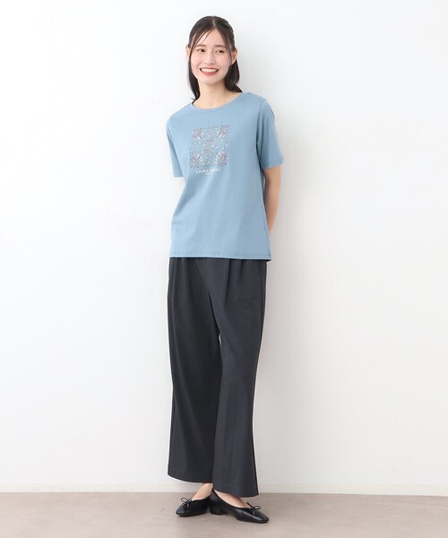 LAURA ASHLEY（ローラアシュレイ）の「【STORY掲載！/接触冷感/コットン100％／3colors】エラビー スカーフ柄 Tシャツ（Tシャツ/カットソー・レディース・オフホワイト/チャコールグレー/サックスブルー・38/40）」の13枚目の写真