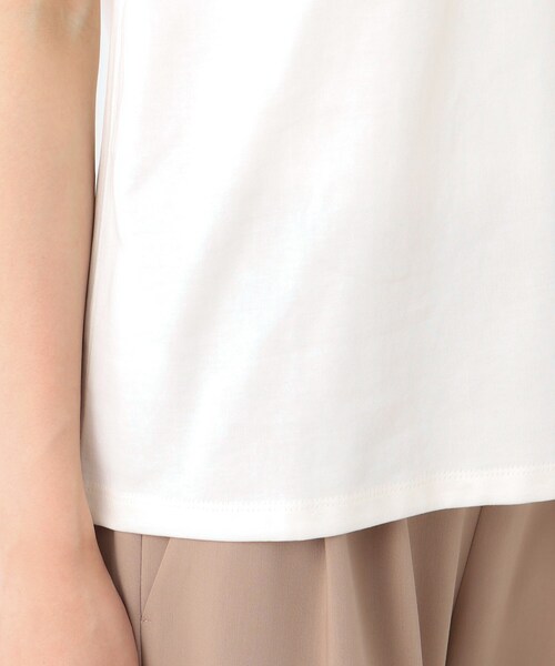 LAURA ASHLEY（ローラアシュレイ）の「【STORY掲載！/接触冷感/コットン100％／3colors】エラビー スカーフ柄 Tシャツ（Tシャツ/カットソー・レディース・オフホワイト/チャコールグレー/サックスブルー・38/40）」の21枚目の写真