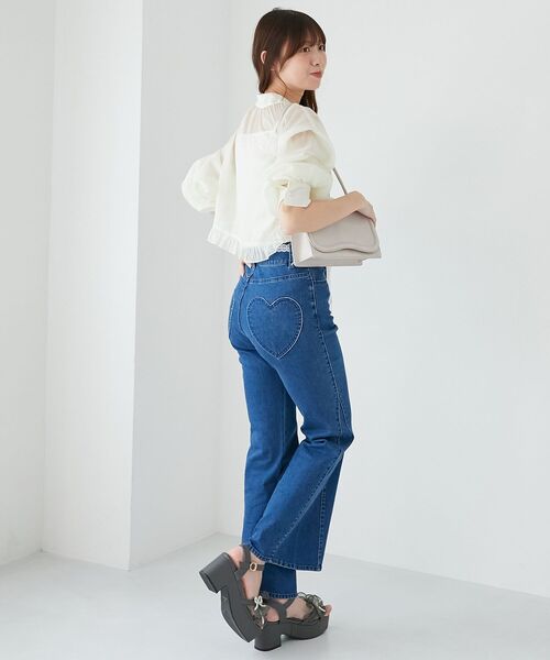 MAJESTIC LEGON(マジェスティックレゴン)の「インナー付きドロストシアーブラウス(シャツ/ブラウス・レディース・ブルー/チャコールグレー/アイボリー/ブラウン・MEDIUM)」の7枚目の写真