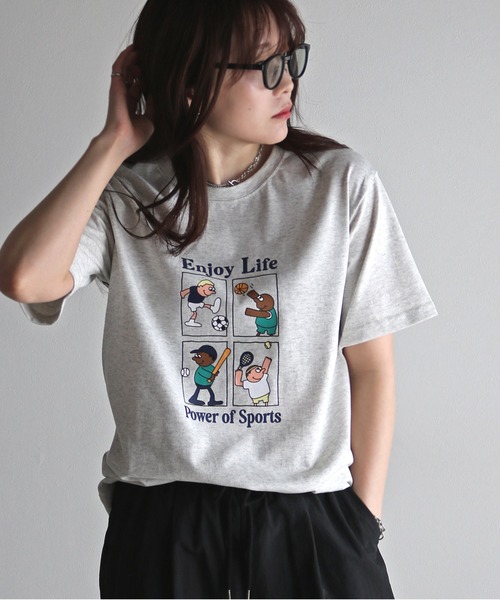 COURO(コウロ)の「デザイングラフィックモチーフTシャツ(Tシャツ/カットソー・レディース・ライトグレー系/レッド系1/ホワイト系1/レッド系/ホワイト系/イエロー系2/ライトグレー系1/ネイビー系/グレー系/レッド系2/グレー系2/ホワイト系2/ピンク系1/イエロー系1/イエロー系/ライトグレー系2/ネイビー系1/グレー系1/ピンク系/ピンク系2/ネイビー系2・FREE)」の6枚目の写真