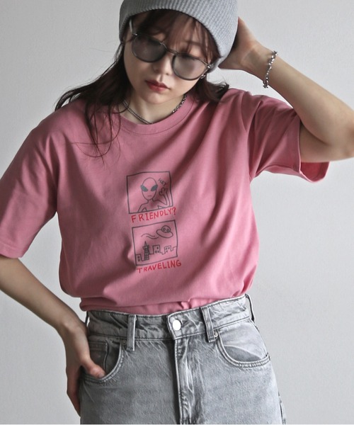 COURO(コウロ)の「デザイングラフィックモチーフTシャツ(Tシャツ/カットソー・レディース・ライトグレー系/レッド系1/ホワイト系1/レッド系/ホワイト系/イエロー系2/ライトグレー系1/ネイビー系/グレー系/レッド系2/グレー系2/ホワイト系2/ピンク系1/イエロー系1/イエロー系/ライトグレー系2/ネイビー系1/グレー系1/ピンク系/ピンク系2/ネイビー系2・FREE)」の18枚目の写真