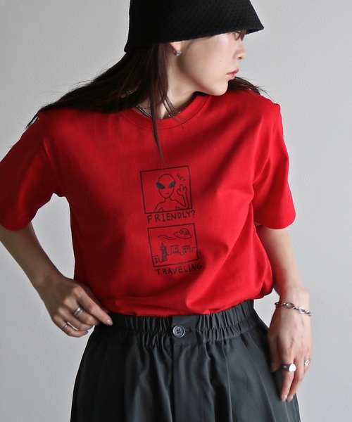 COURO(コウロ)の「デザイングラフィックモチーフTシャツ(Tシャツ/カットソー・レディース・ライトグレー系/レッド系1/ホワイト系1/レッド系/ホワイト系/イエロー系2/ライトグレー系1/ネイビー系/グレー系/レッド系2/グレー系2/ホワイト系2/ピンク系1/イエロー系1/イエロー系/ライトグレー系2/ネイビー系1/グレー系1/ピンク系/ピンク系2/ネイビー系2・FREE)」の21枚目の写真