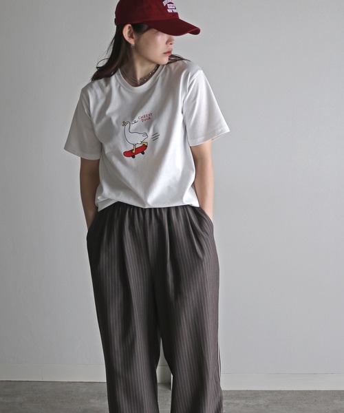 COURO(コウロ)の「デザイングラフィックモチーフTシャツ(Tシャツ/カットソー・レディース・ライトグレー系/レッド系1/ホワイト系1/レッド系/ホワイト系/イエロー系2/ライトグレー系1/ネイビー系/グレー系/レッド系2/グレー系2/ホワイト系2/ピンク系1/イエロー系1/イエロー系/ライトグレー系2/ネイビー系1/グレー系1/ピンク系/ピンク系2/ネイビー系2・FREE)」の22枚目の写真