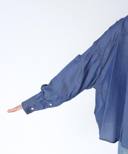 Jines(ジネス)の「キュプラデニムショートシャツ【セットアップ可】(シャツ/ブラウス・レディース・ブルー/インディゴブルー・38)」の15枚目の写真