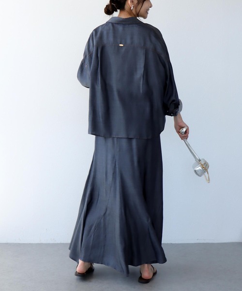 Jines(ジネス)の「キュプラデニムショートシャツ【セットアップ可】(シャツ/ブラウス・レディース・ブルー/インディゴブルー・38)」の5枚目の写真