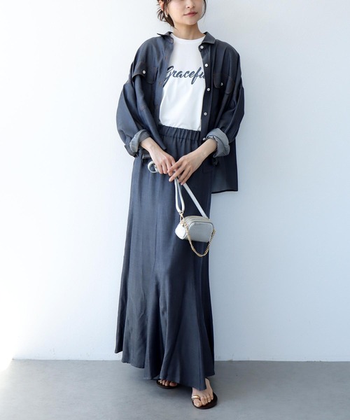 Jines(ジネス)の「キュプラデニムショートシャツ【セットアップ可】(シャツ/ブラウス・レディース・ブルー/インディゴブルー・38)」の3枚目の写真