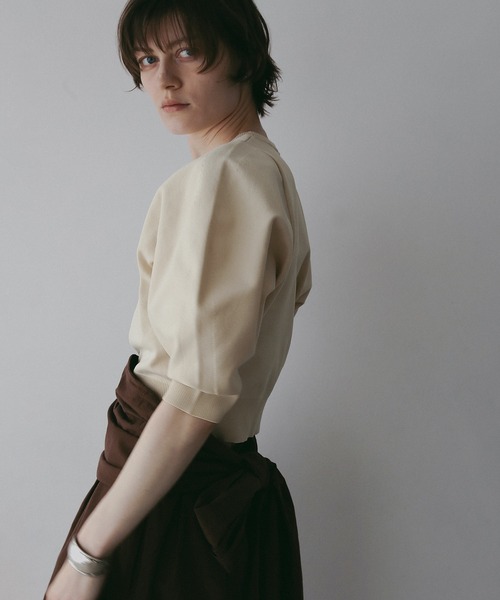 MANOF(マノフ)の「CIRCLE SLEEVE KNIT TOPS(ニット/セーター・レディース・ベージュ/ブラウン/レッド/ブラック・F)」の9枚目の写真