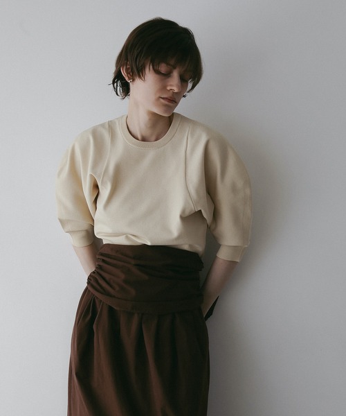 MANOF(マノフ)の「CIRCLE SLEEVE KNIT TOPS(ニット/セーター・レディース・ベージュ/ブラウン/レッド/ブラック・F)」の6枚目の写真