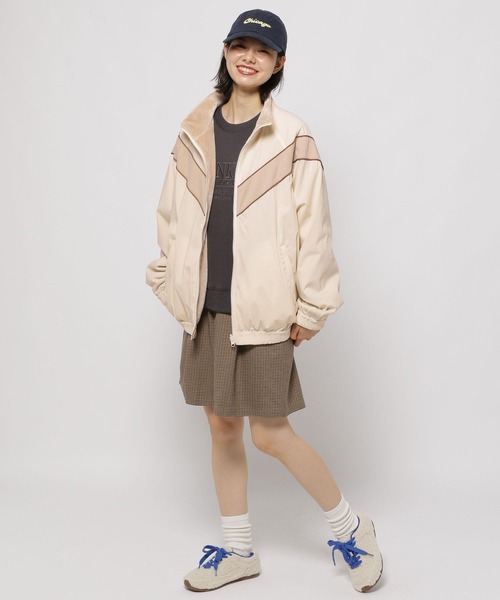 niko and（ニコアンド）の「リバーシブルVラインブルゾン