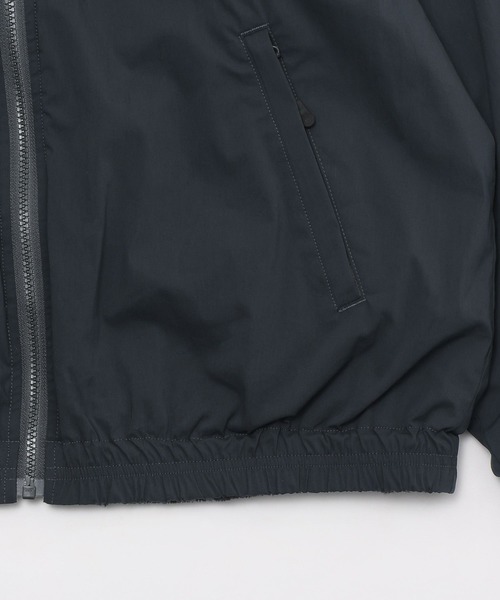 niko and（ニコアンド）の「リバーシブルVラインブルゾン
