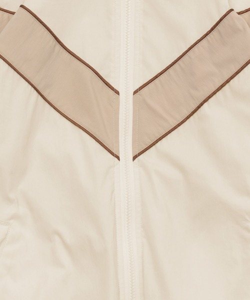 niko and（ニコアンド）の「リバーシブルVラインブルゾン