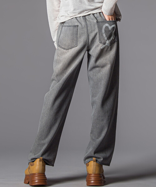 ZIDDY（ジディ）の「ハートプリントワイドデニムパンツ(130~160cm)（デニムパンツ・キッズ・ブルー/グレー・FREE/130cm/140cm/150cm）」の2枚目の写真