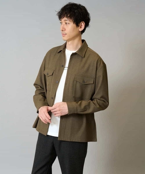 a.v.v（アーヴェヴェ）の「【イージーケア/シワになりにくい】ダブルポケットシャツ 秋リライト【洗濯機で洗える/ストレッチ】（シャツ/ブラウス・メンズ・ライトブラウン/チャコールグレー・46/48/50）」の2枚目の写真