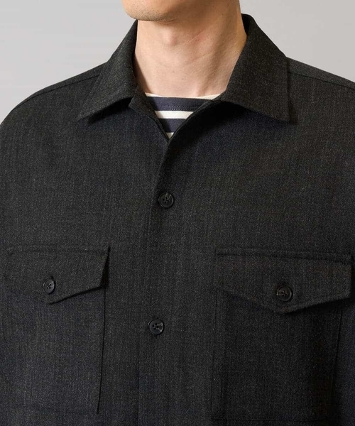 a.v.v（アーヴェヴェ）の「【イージーケア/シワになりにくい】ダブルポケットシャツ 秋リライト【洗濯機で洗える/ストレッチ】（シャツ/ブラウス・メンズ・ライトブラウン/チャコールグレー・46/48/50）」の21枚目の写真