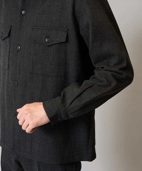 a.v.v（アーヴェヴェ）の「【イージーケア/シワになりにくい】ダブルポケットシャツ 秋リライト【洗濯機で洗える/ストレッチ】（シャツ/ブラウス・メンズ・ライトブラウン/チャコールグレー・46/48/50）」の22枚目の写真