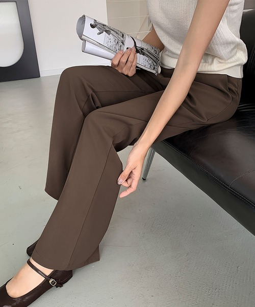 LOWO(ロワ)の「シンプル フレアパンツ(スラックス・レディース・ブラック/アイボリー/ブラウン・L/M/S)」の4枚目の写真