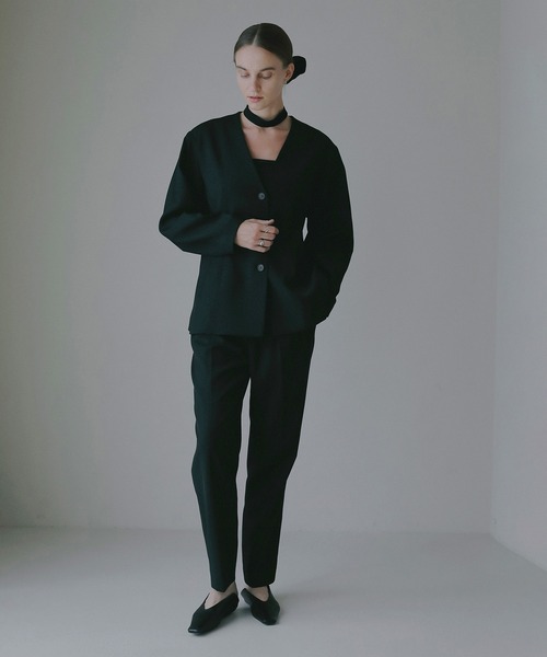 MANOF（マノフ）の「CURVED SLEEVE CHOKER JACKET（その他アウター・レディース・ブラック/ベージュ・S/M）」の5枚目の写真