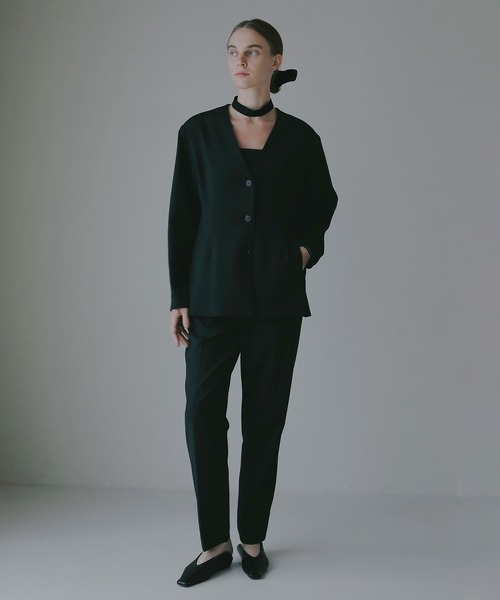 MANOF（マノフ）の「CURVED SLEEVE CHOKER JACKET（その他アウター・レディース・ブラック/ベージュ・S/M）」の6枚目の写真