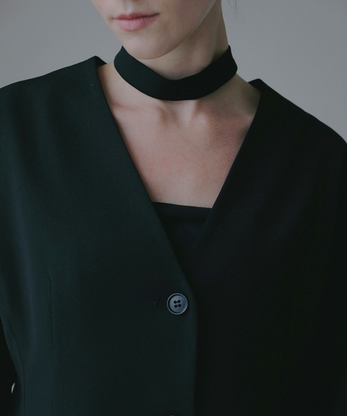 MANOF（マノフ）の「CURVED SLEEVE CHOKER JACKET（その他アウター・レディース・ブラック/ベージュ・S/M）」の10枚目の写真