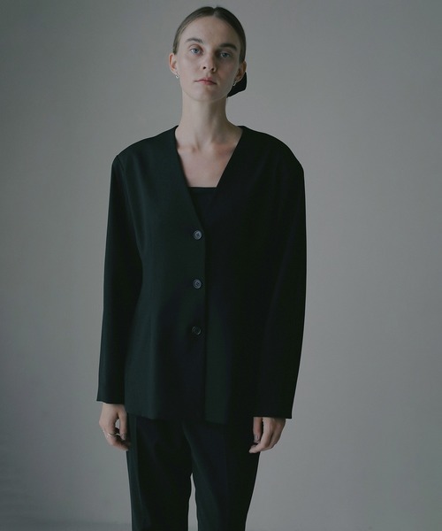 MANOF（マノフ）の「CURVED SLEEVE CHOKER JACKET（その他アウター・レディース・ブラック/ベージュ・S/M）」の11枚目の写真