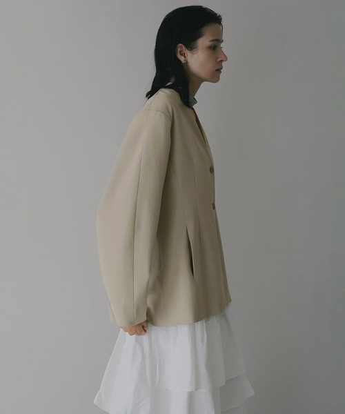 MANOF（マノフ）の「CURVED SLEEVE CHOKER JACKET（その他アウター・レディース・ブラック/ベージュ・S/M）」の17枚目の写真