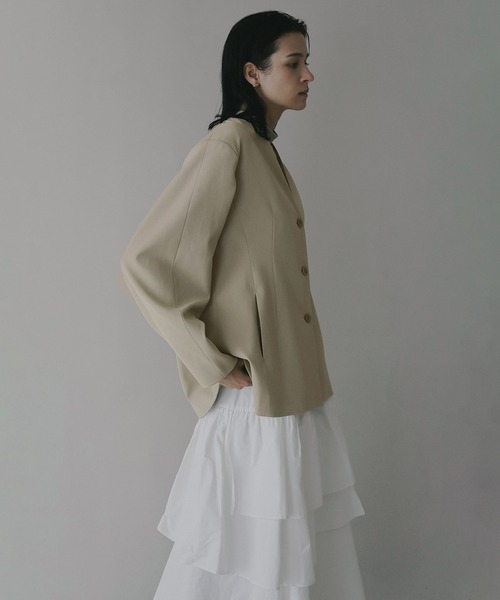 MANOF（マノフ）の「CURVED SLEEVE CHOKER JACKET（その他アウター・レディース・ブラック/ベージュ・S/M）」の18枚目の写真