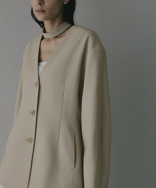MANOF（マノフ）の「CURVED SLEEVE CHOKER JACKET（その他アウター・レディース・ブラック/ベージュ・S/M）」の21枚目の写真