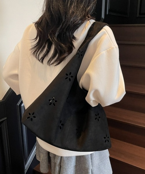 gossip！ロサンゼルス（ゴシップロサンゼルス）の「Y2K大容量トートバッグ／ショルダーバッグ（A5収納可）（ショルダーバッグ・レディース・ブラウン/ブラック・FREE）」の4枚目の写真