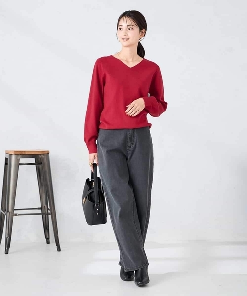 a.v.v（アーヴェヴェ）の「【洗える】Vネックパフスリーブスプリングニット（ニット/セーター・レディース・ブラック/アイボリー/グレー/マスタード/パープル/グレー系その他/レッド/ブルー・42/40/36/34/38）」の16枚目の写真