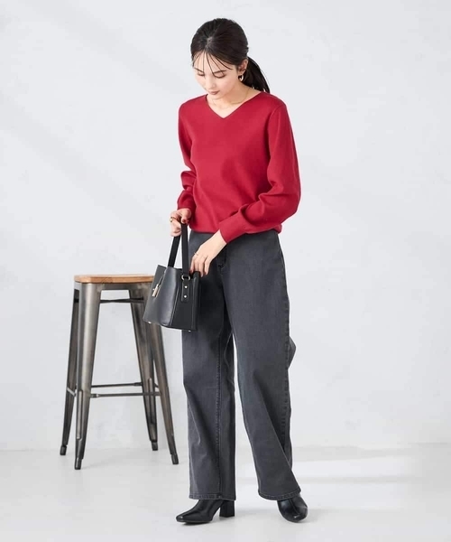 a.v.v（アーヴェヴェ）の「【洗える】Vネックパフスリーブスプリングニット（ニット/セーター・レディース・ブラック/アイボリー/グレー/マスタード/パープル/グレー系その他/レッド/ブルー・42/40/36/34/38）」の19枚目の写真