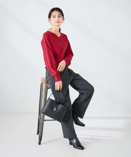 a.v.v（アーヴェヴェ）の「【洗える】Vネックパフスリーブスプリングニット（ニット/セーター・レディース・ブラック/アイボリー/グレー/マスタード/パープル/グレー系その他/レッド/ブルー・42/40/36/34/38）」の22枚目の写真