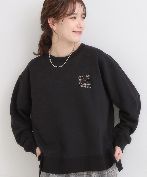 SHOO・LA・RUE(シューラルー)の「【S-LL】選べる4柄 グラフィックアソート裏毛スウェット(スウェット・レディース・ホワイト系3/チャコール/ベージュ系その他7/ブラック系/ダークブラウン系2/ブルー系1/ピンク系4/グレー系1・01/02/03/04)」の3枚目の写真