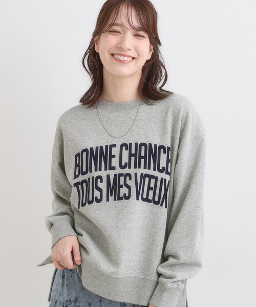 SHOO・LA・RUE(シューラルー)の「【S-LL】選べる4柄 グラフィックアソート裏毛スウェット(スウェット・レディース・ホワイト系3/チャコール/ベージュ系その他7/ブラック系/ダークブラウン系2/ブルー系1/ピンク系4/グレー系1・01/02/03/04)」の5枚目の写真