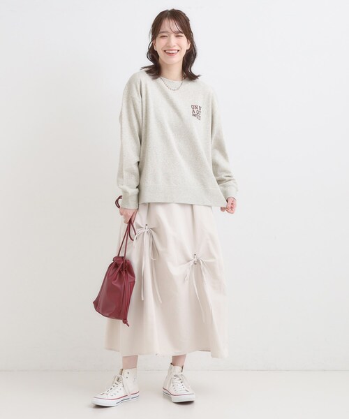 SHOO・LA・RUE(シューラルー)の「【S-LL】選べる4柄 グラフィックアソート裏毛スウェット(スウェット・レディース・ホワイト系3/チャコール/ベージュ系その他7/ブラック系/ダークブラウン系2/ブルー系1/ピンク系4/グレー系1・01/02/03/04)」の13枚目の写真