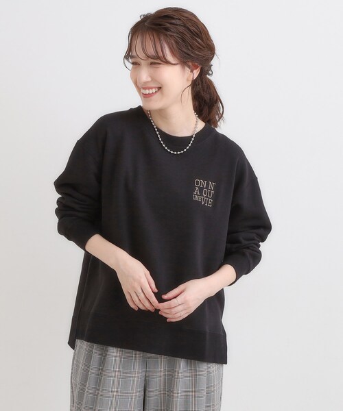 SHOO・LA・RUE(シューラルー)の「【S-LL】選べる4柄 グラフィックアソート裏毛スウェット(スウェット・レディース・ホワイト系3/チャコール/ベージュ系その他7/ブラック系/ダークブラウン系2/ブルー系1/ピンク系4/グレー系1・01/02/03/04)」の11枚目の写真