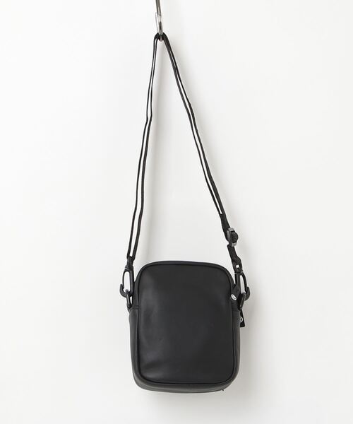 A BATHING APE(アベイシングエイプ)の「SHARK LEATHER MINI BAG(ハンドバッグ・メンズ・ブラック・FREE)」の8枚目の写真