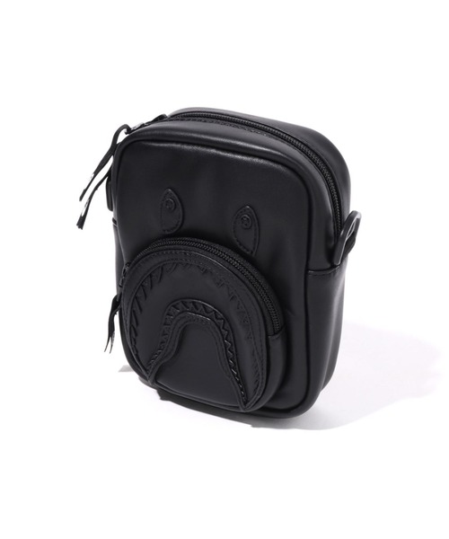 A BATHING APE(アベイシングエイプ)の「SHARK LEATHER MINI BAG(ハンドバッグ・メンズ・ブラック・FREE)」の3枚目の写真