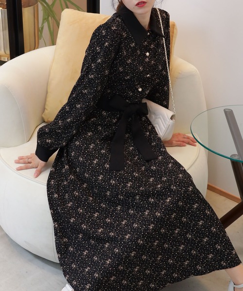 インゲボルグ 花柄 ベルト付 Aライン ロングワンピース 長袖 丸襟 ウール 黒 インゲボルグ 花柄 ベルト付 Aライン ロングワンピース 長袖 丸襟