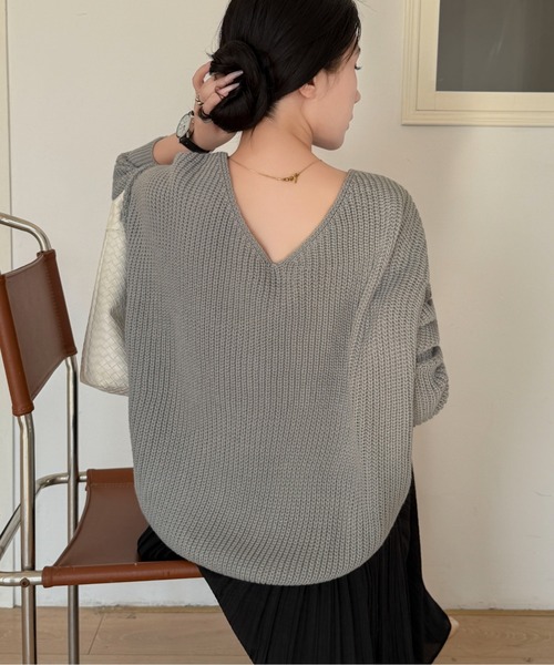 Maison Calme(メゾンカルム)の「【2WAY】フロントクロス オーバーサイズVネックニットカーディガン リバーシブル 大人カジュアル 細見え(ニット/セーター・レディース・ブラック/グレー/ブラウン・F)」の10枚目の写真