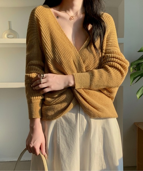 Maison Calme(メゾンカルム)の「【2WAY】フロントクロス オーバーサイズVネックニットカーディガン リバーシブル 大人カジュアル 細見え(ニット/セーター・レディース・ブラック/グレー/ブラウン・F)」の16枚目の写真
