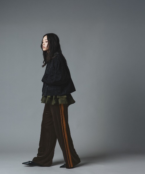 W:Huku（フーク）の「ベロア サイドライン イージー パンツ / Velour Side-Line Easy Pants（その他パンツ・レディース・ブラック/ブラウン/ベージュ/ネイビー・FREE）」の11枚目の写真
