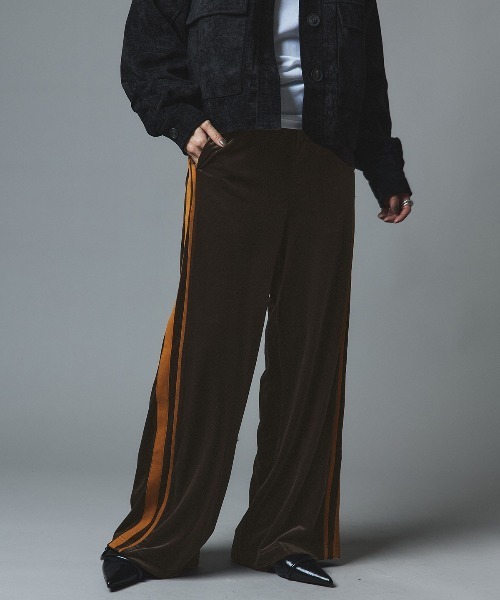 W:Huku（フーク）の「ベロア サイドライン イージー パンツ / Velour Side-Line Easy Pants（その他パンツ・レディース・ブラック/ブラウン/ベージュ/ネイビー・FREE）」の12枚目の写真