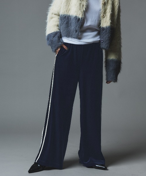 W:Huku（フーク）の「ベロア サイドライン イージー パンツ / Velour Side-Line Easy Pants（その他パンツ・レディース・ブラック/ブラウン/ベージュ/ネイビー・FREE）」の15枚目の写真