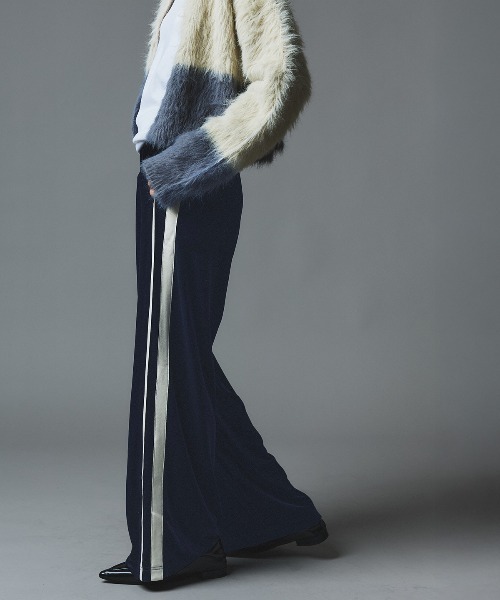 W:Huku（フーク）の「ベロア サイドライン イージー パンツ / Velour Side-Line Easy Pants（その他パンツ・レディース・ブラック/ブラウン/ベージュ/ネイビー・FREE）」の16枚目の写真