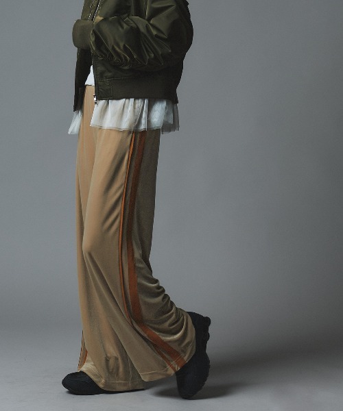 W:Huku（フーク）の「ベロア サイドライン イージー パンツ / Velour Side-Line Easy Pants（その他パンツ・レディース・ブラック/ブラウン/ベージュ/ネイビー・FREE）」の19枚目の写真