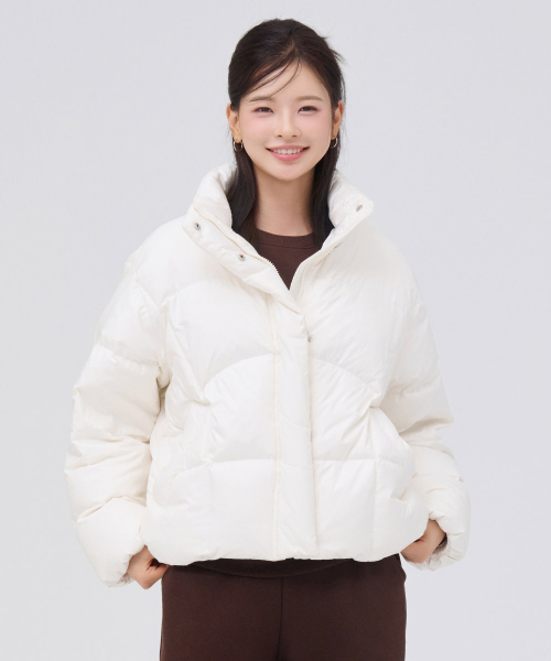 レディースハイネックプファージャケット-アイボリー（ダウン