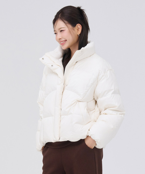 レディースハイネックプファージャケット-アイボリー（ダウン