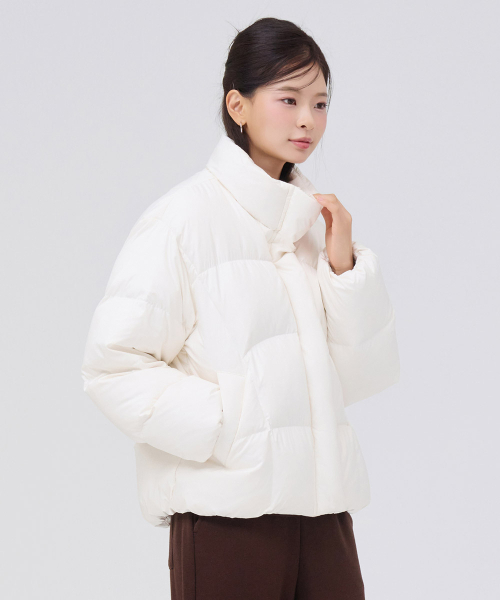 レディースハイネックプファージャケット-アイボリー（ダウン